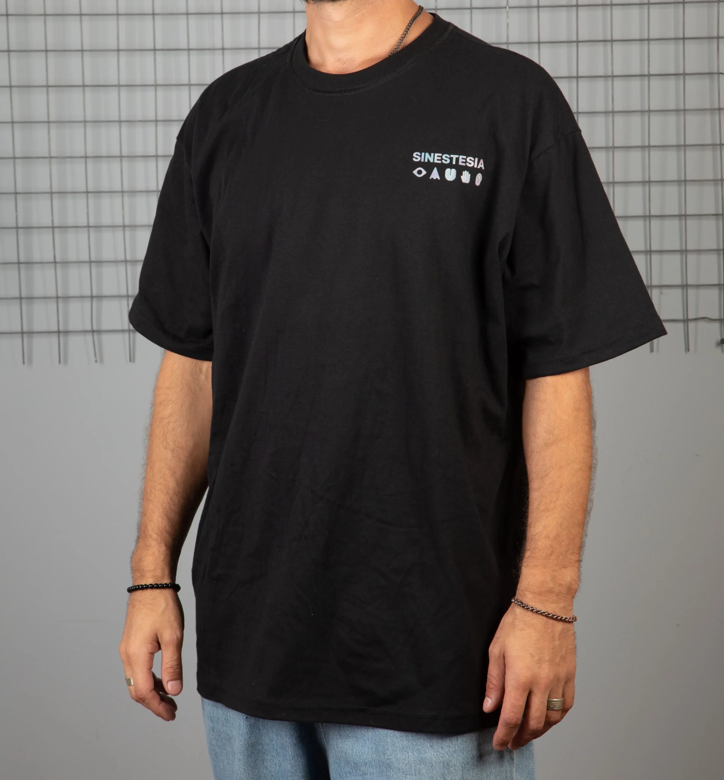 Remera Sinestesia Origen Básica Negra v1.0 - Imagen 3